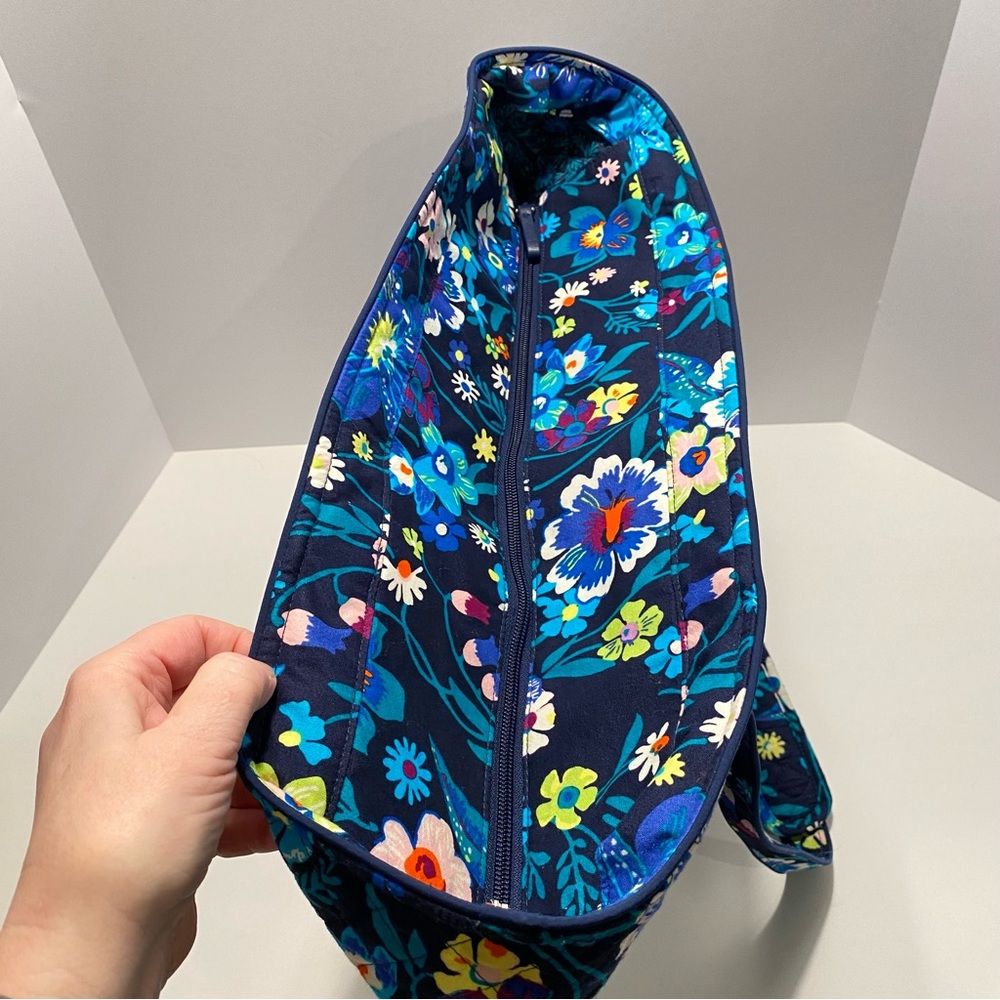 Vera Bradley Very Large Vera Tote. Moonlight Garden. NWOT. GORGEOUS - Picture 12 of 13